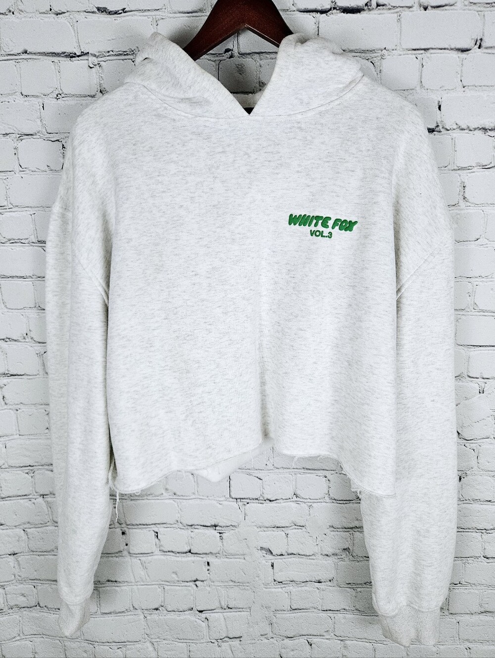 WHITE FOX | cut-off cropped puff-paint logo graphic hoodie